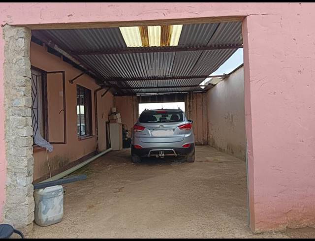 2 BEDROOM HOUSE FOR SALE IN LAKESIDE